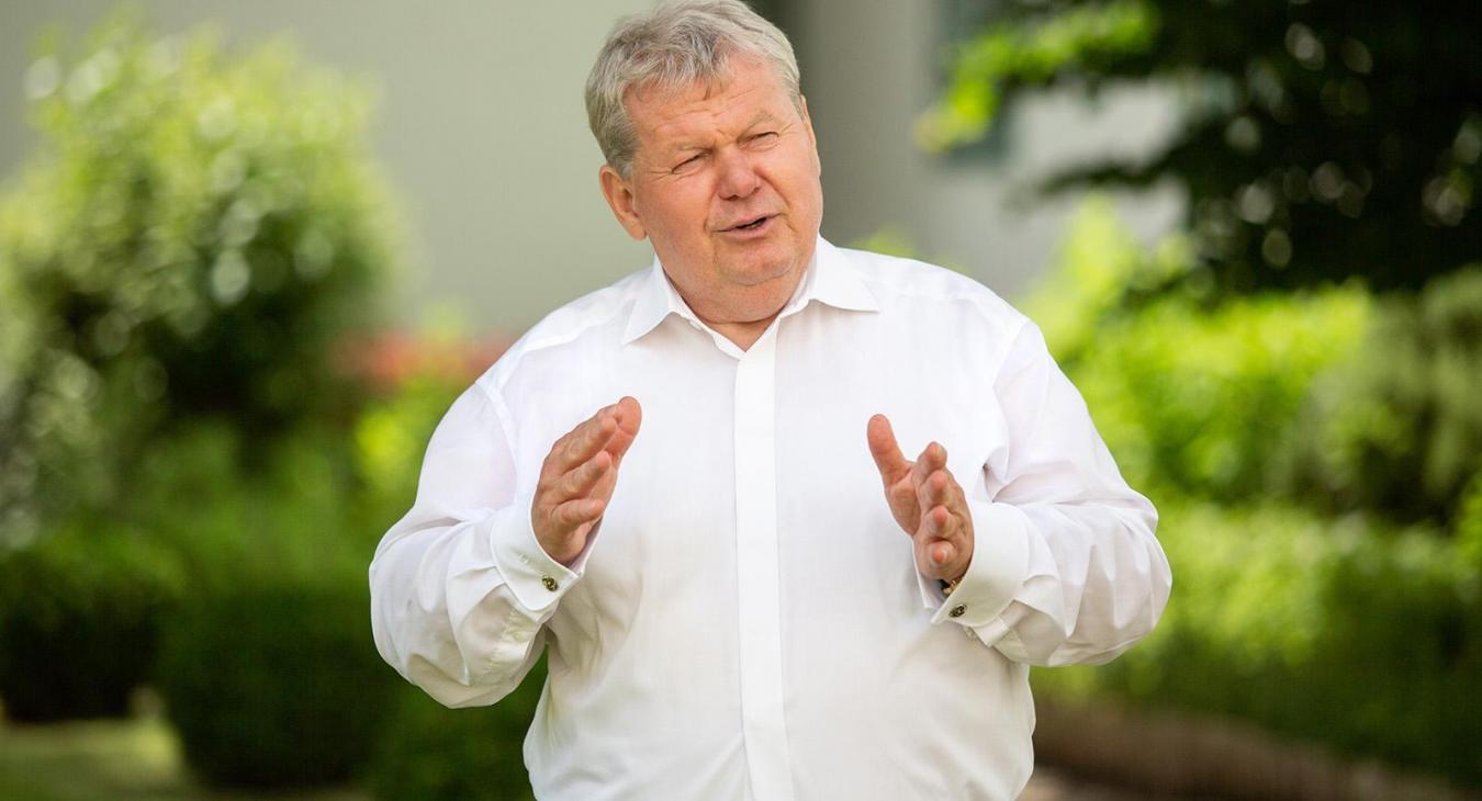 Süli János elmagyarázta, miért nincs egyetlen tehén sem a félmilliárdos uniós támogatásból épült tehenészetükben