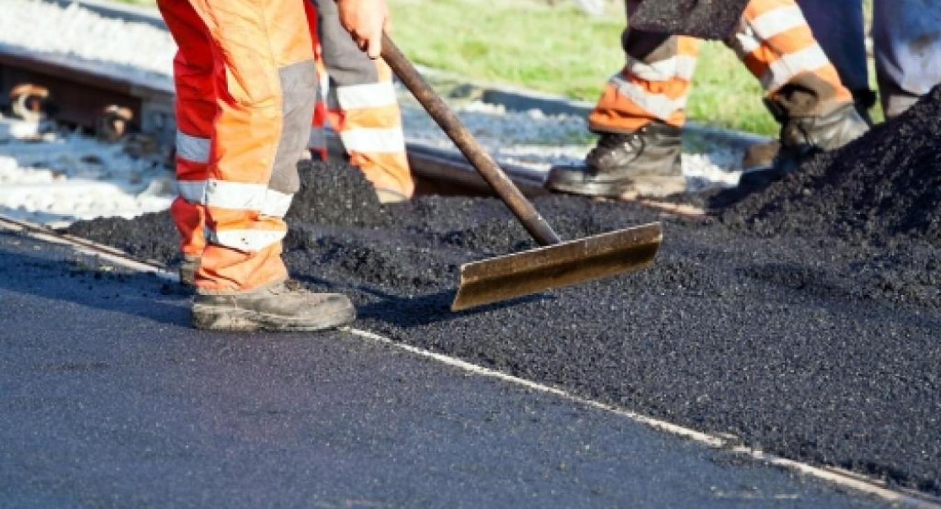 Ezermilliárdokból rakják rendbe a magyar utakat