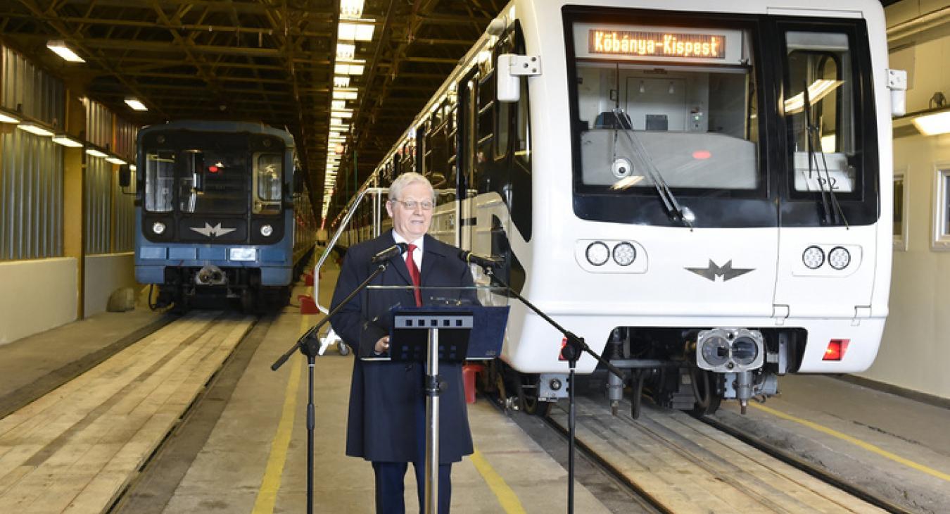 Már a tenderkiírás előtt egyeztethetett a Metrowagonmash orosz metrógyártó képviselőivel az előző városvezetés és a BKV