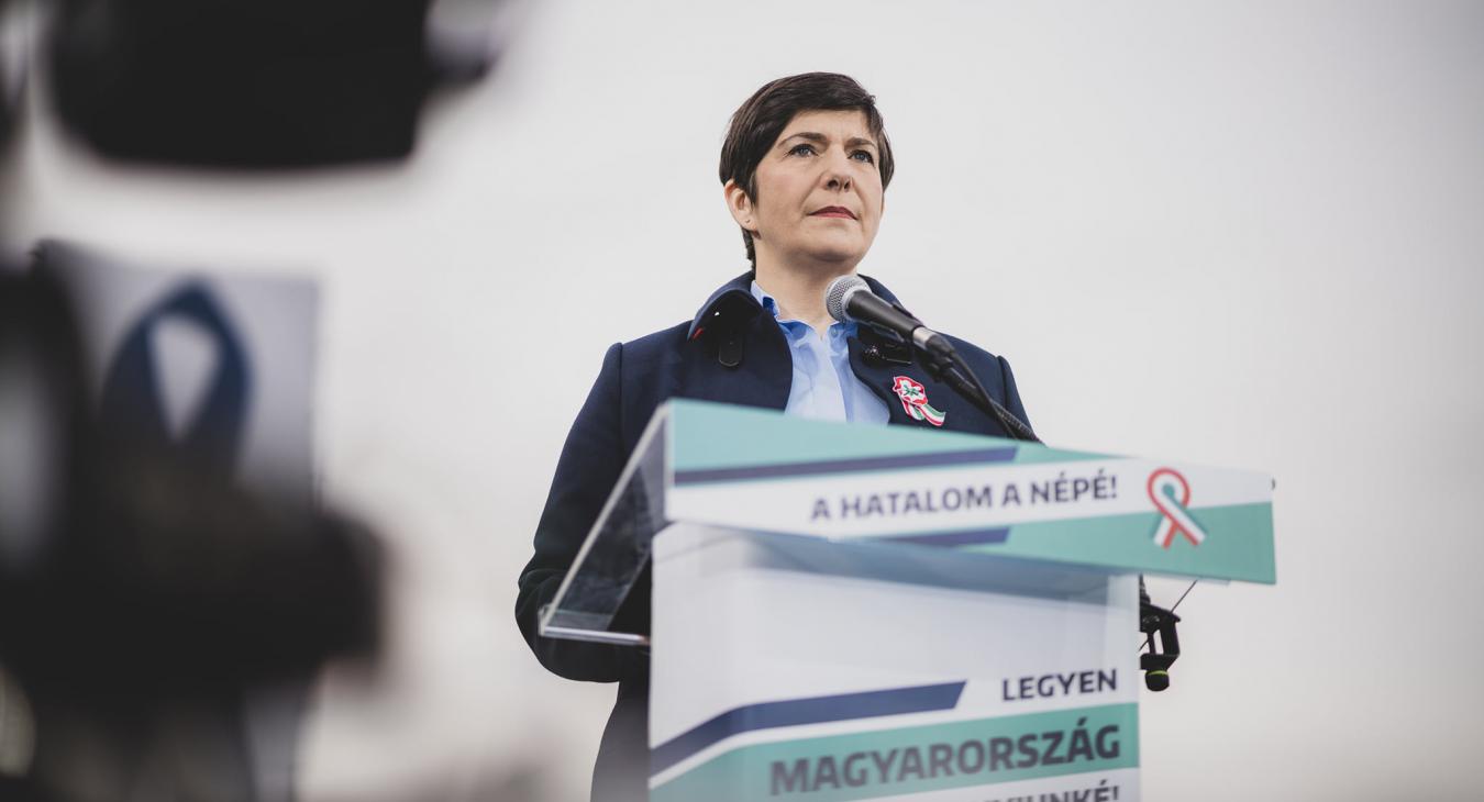 Belengette a DK: előrehozott országgyűlési választást fognak követelni