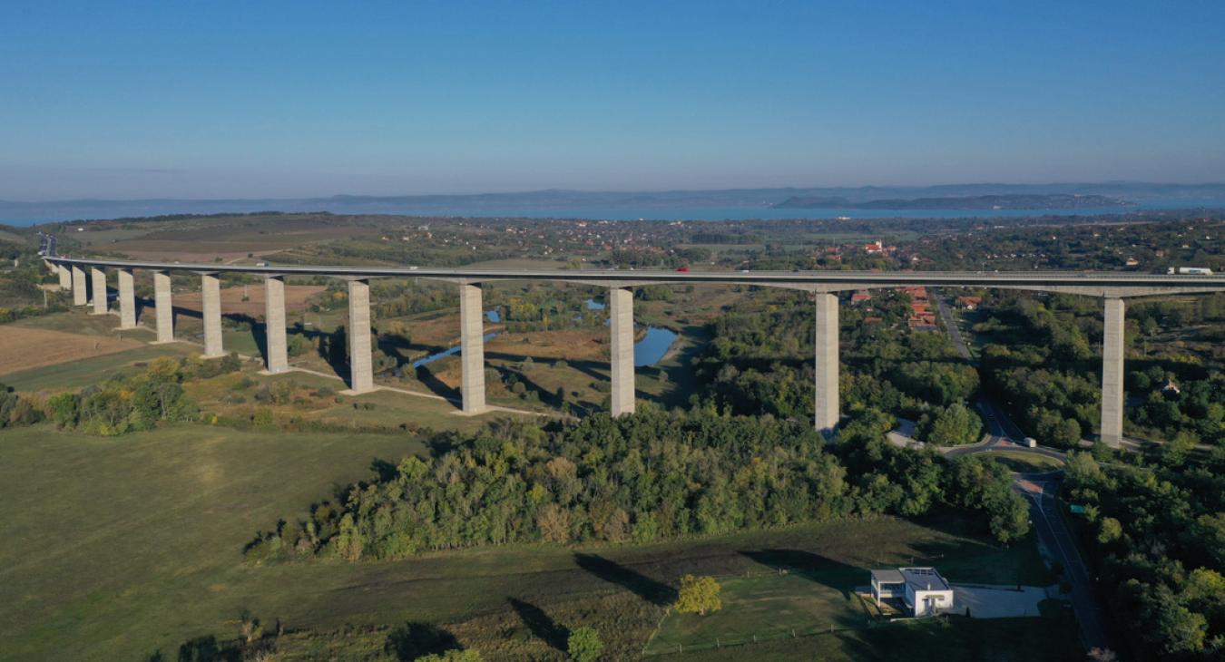 Megemelik és lezárják a Kőröshegyi völgyhidat