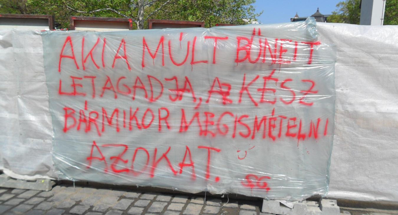 A tíz éve tartó tiltakozás kezdetére emlékeznek hétfőn a Szabadság téren