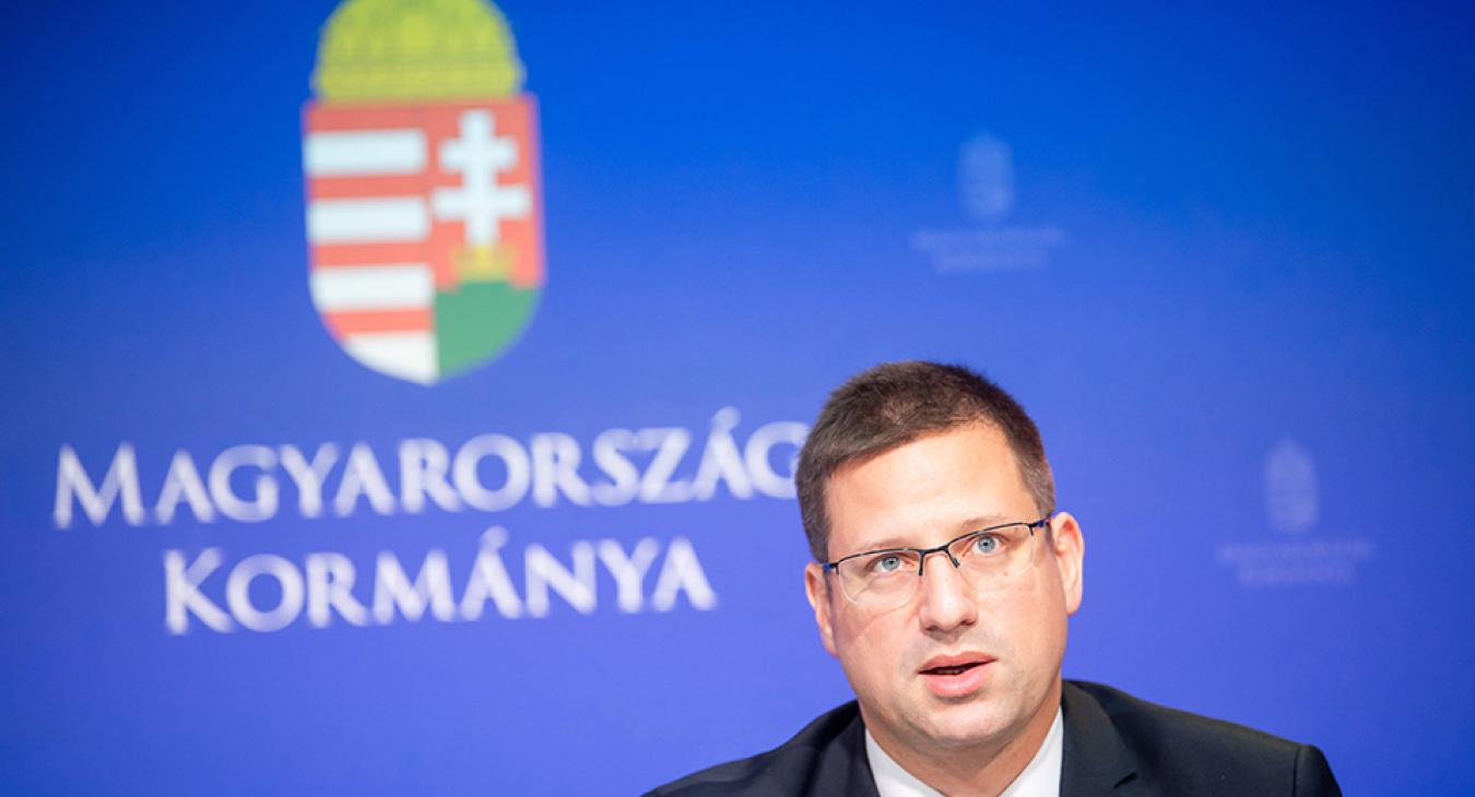 Visszautasítja Gulyás Gergely bírálatait a Központi Nyomozó Főügyészség, szerinte törvényesen kezelték a Schadl–Völner-ügy lehallgatási anyagait