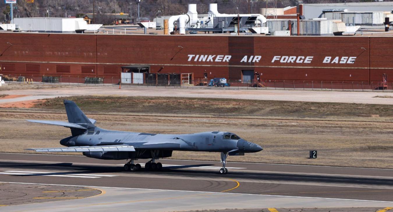 Miért vesz elő az amerikai légierő egy 40 éves bombázót?