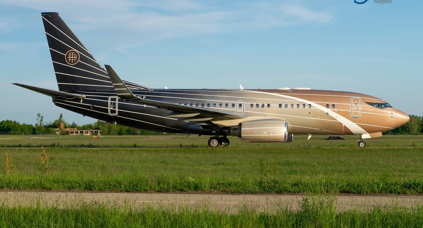 Elképesztő luxusgép landolt Debrecenben