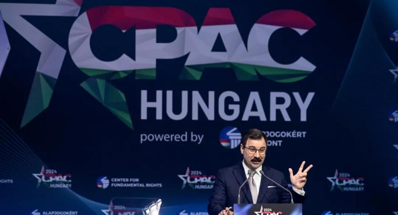 Saját pénzünkből tudatják velünk, hogy hazaárulók vagyunk, ha nem a Fideszre szavazunk 