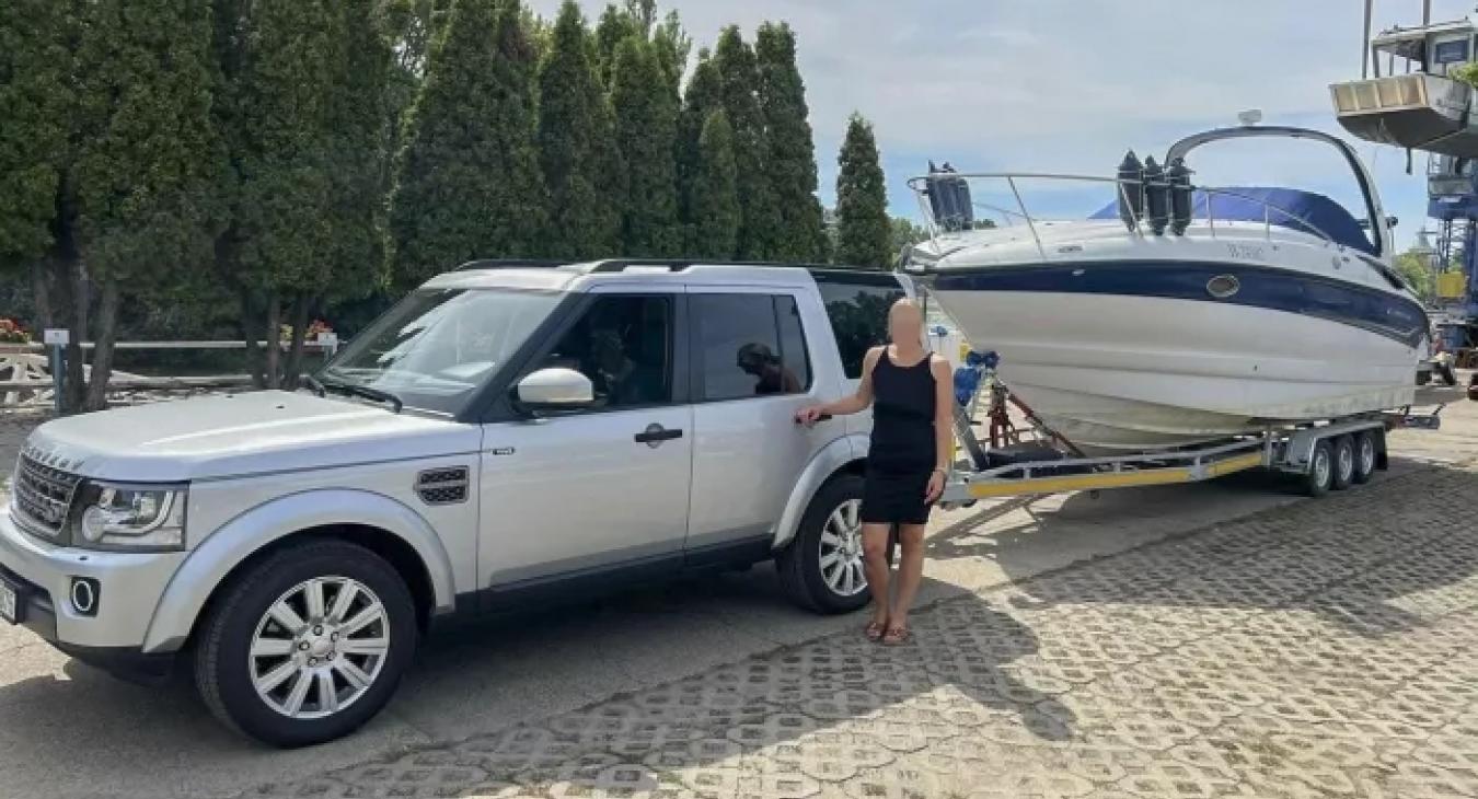 Jachtot „vett” a kalocsai polgármester 79 éves édesanyja 