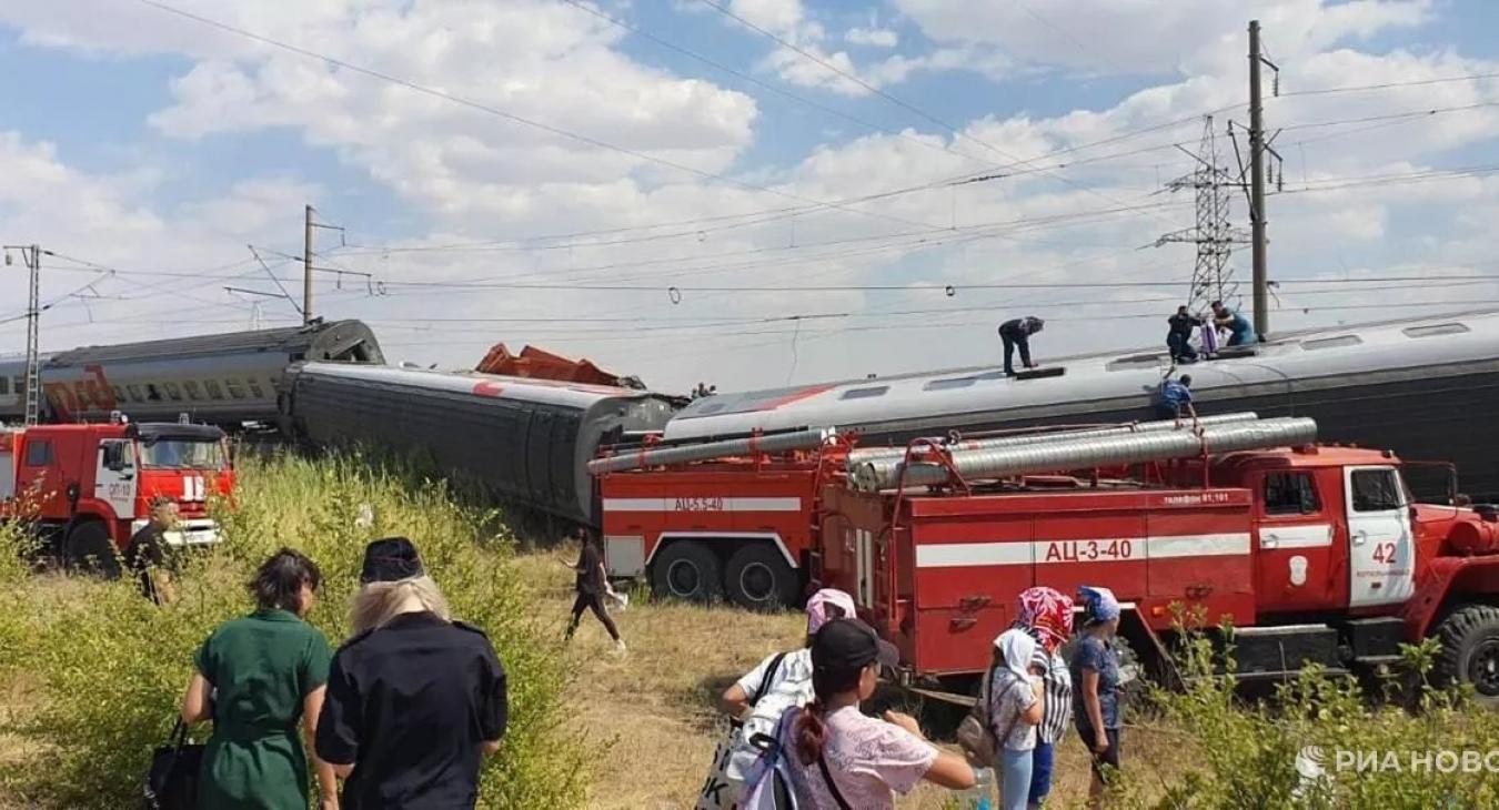 Hatalmas vonatbaleset Oroszországban, legalább 140 ember megsérült