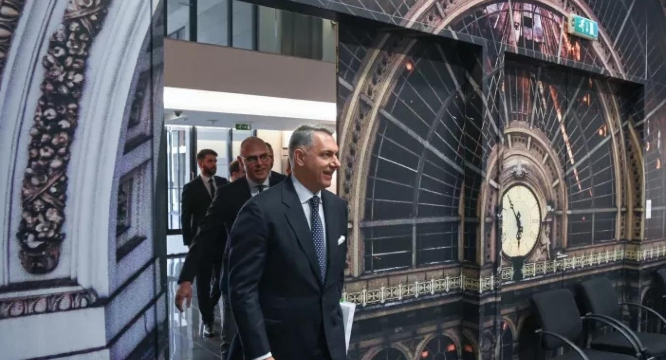 Tízmilliárdokat fizet a MÁV egy NER-közeli cégnek irodabérlésre