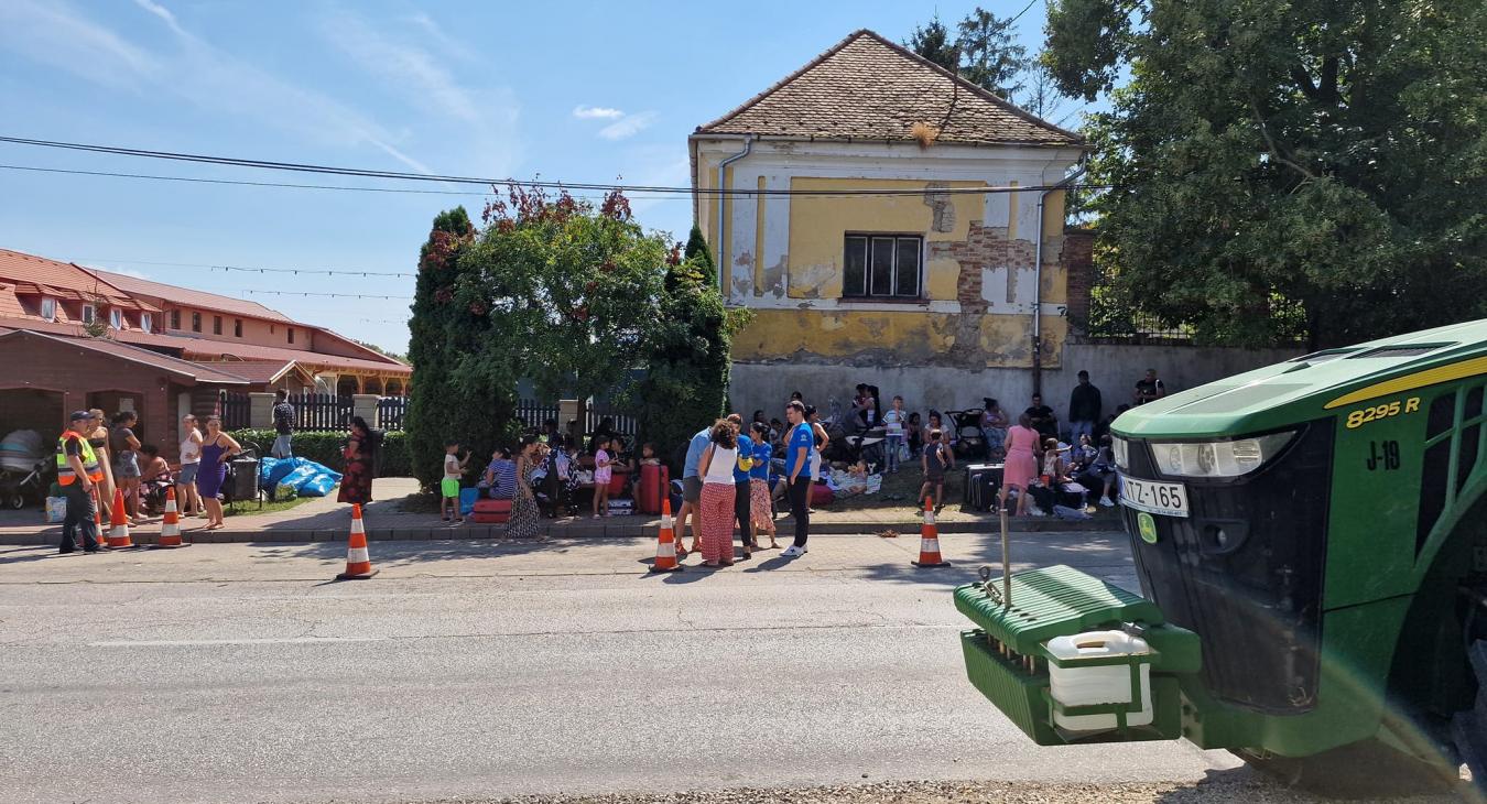 Ukrajnai menekülteket köztük kárpátaljai magyarokat tett az utcára Orbán Viktor kormánya