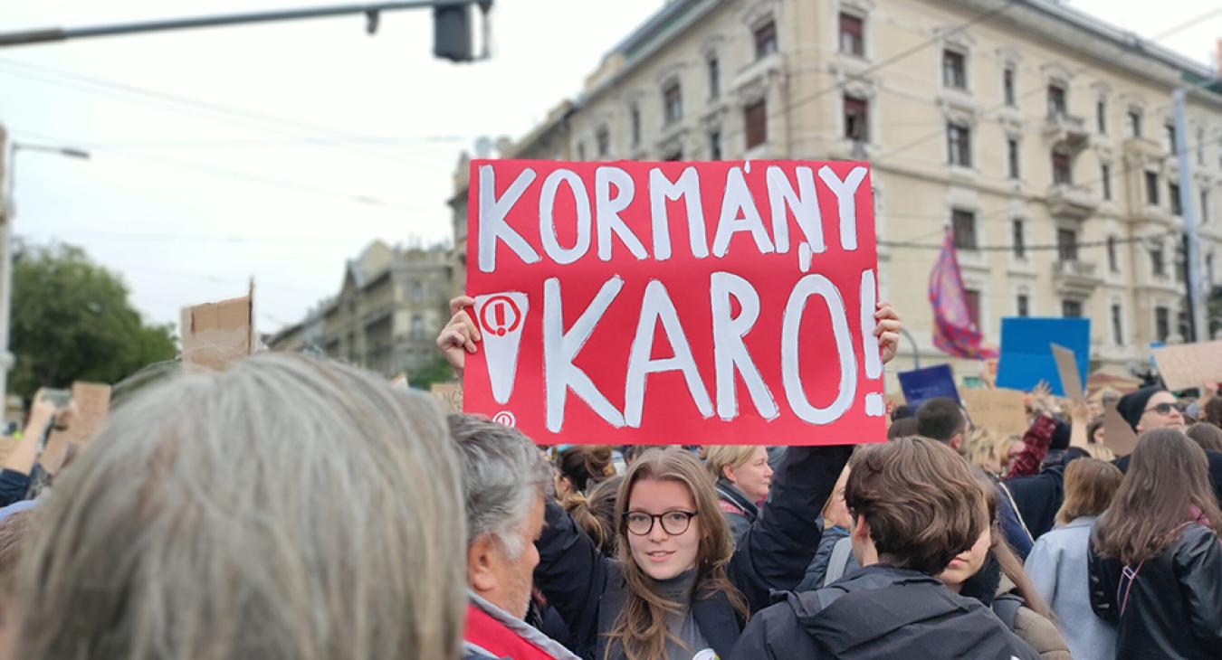 Nem érti a Fidesz a fiatalokat, el is tűnnek Orbán Viktor pártjából 