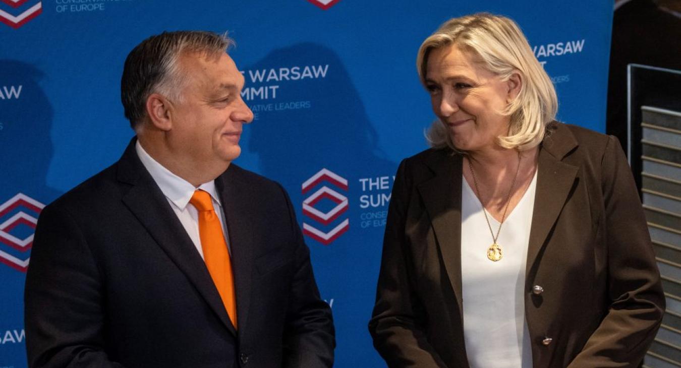 Az Orbán-kormány segít: magyar adófizetői pénzből terjeszkedhet az európai szélsőjobb