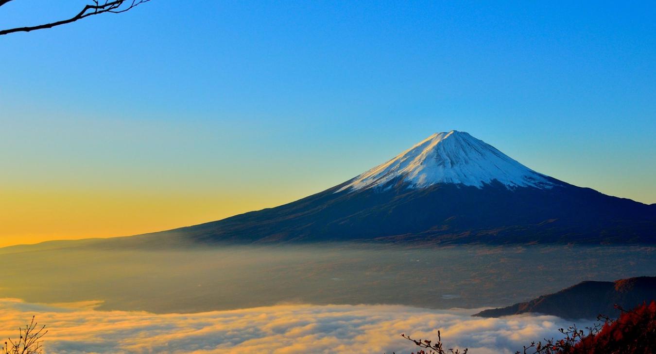 A japán kormánykoalíció elvesztette parlamenti többségét a vasárnapi országos választásokon, ami bizonytalanságot okozott a következő kormány összetételét és a világ negyedik legnagyobb gazdaságának kilátás