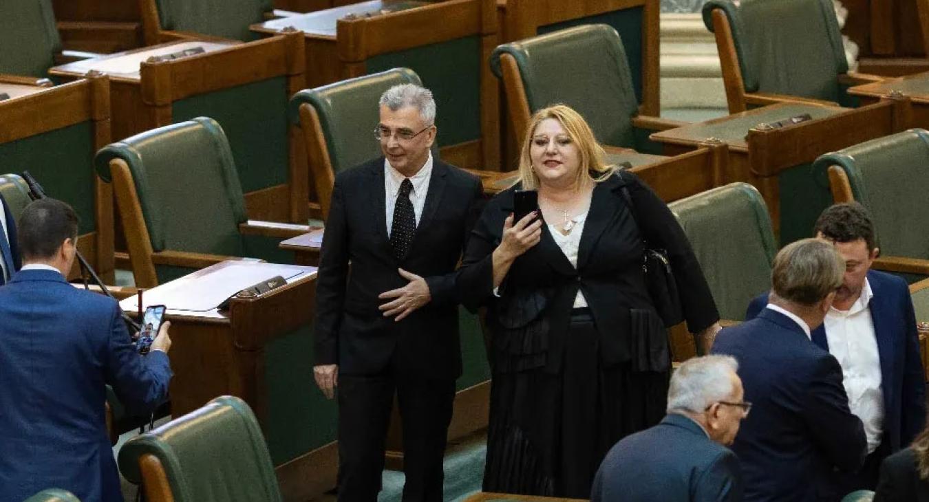 Botrányok közepette alakult meg az új román parlament