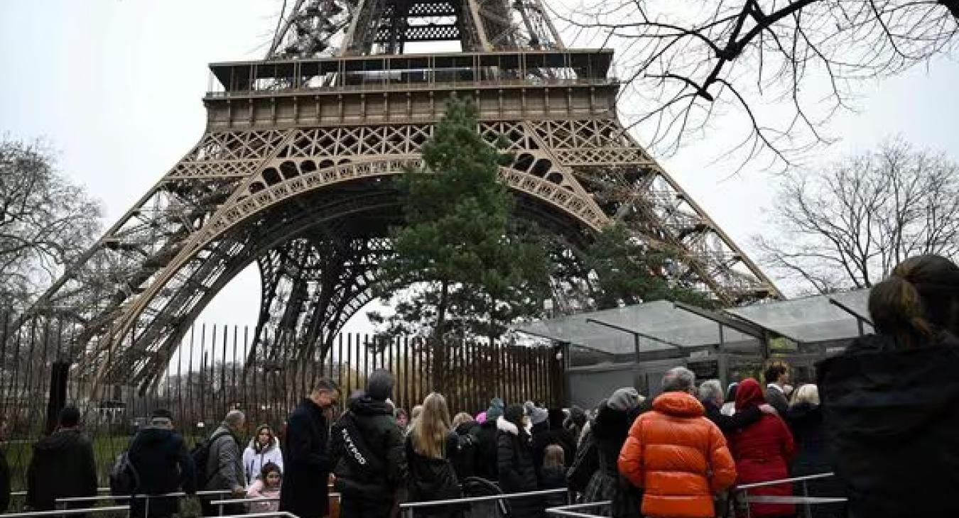 Tűz volt az Eiffel-toronyban