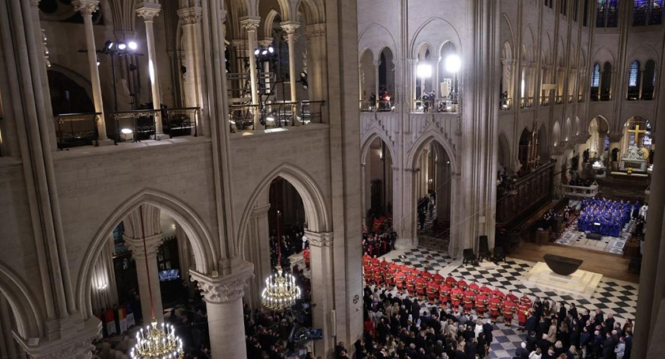 Milliárdosokkal, államfőkkel megnyílt a párizsi Notre-Dame 