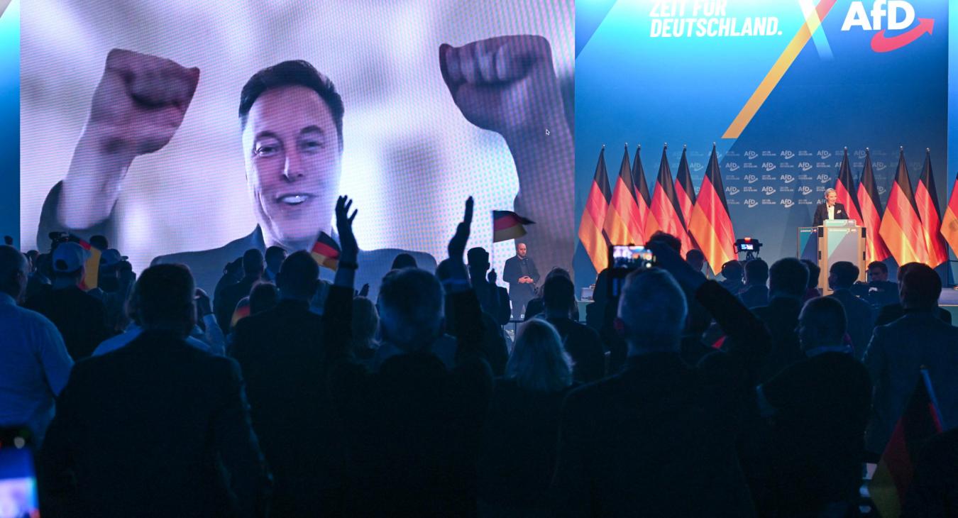 Kiakasztotta az AfD-gyűlésre becsekkoló Elon Musk a jeruzsálemi holokauszt-emlékközpont vezetőjét és Tuskot