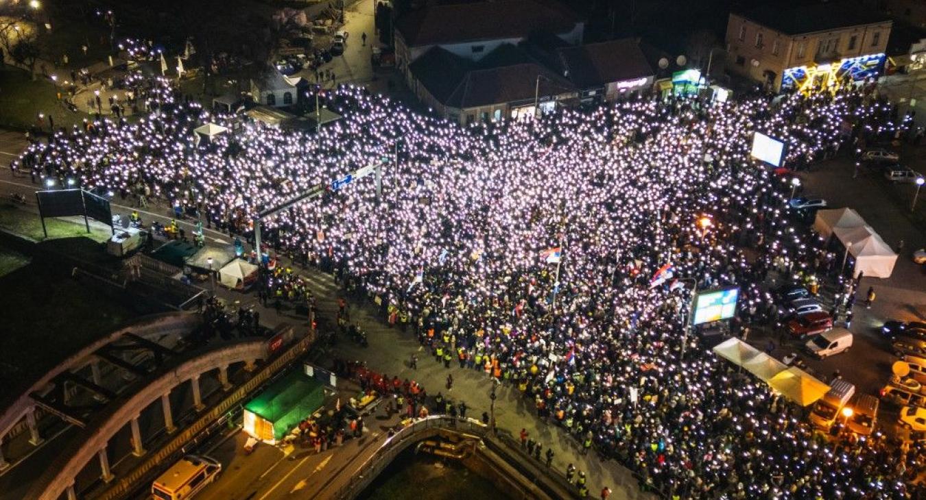 Magyar Nemzet: Szerb mintára szervezkednek a magyar kormány ellen