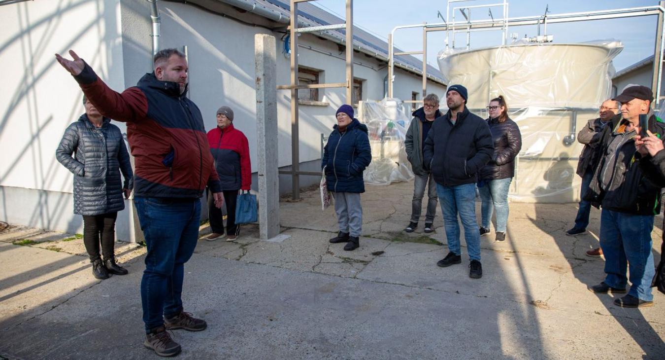 Hiába a párbeszéd, gőzerővel gyűjtik az aláírásokat a sertéstelep ellen