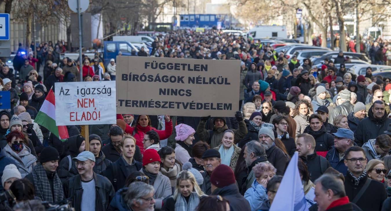 Magyarország történetében ma először tüntetnek a bírók 