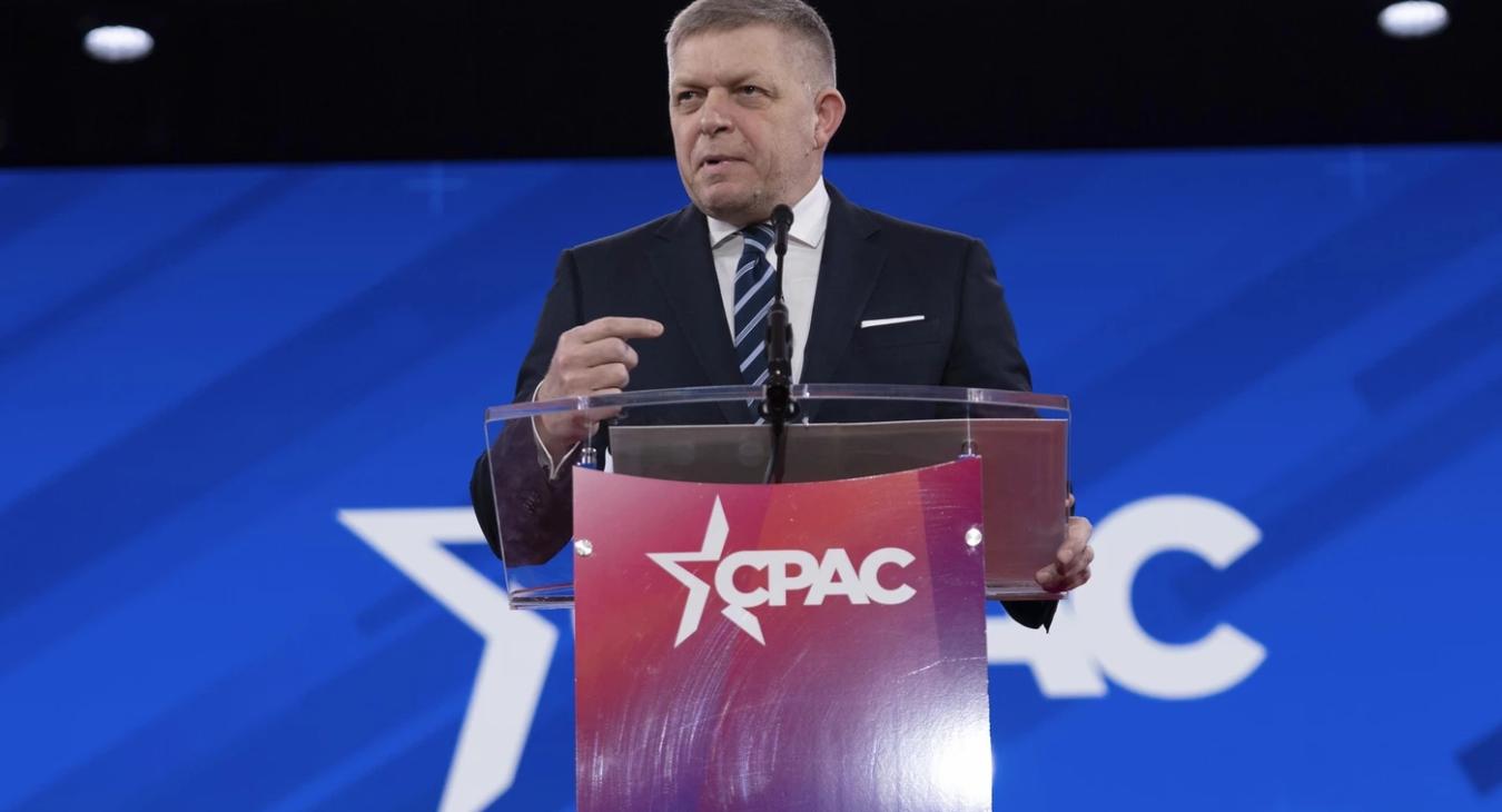 Robert Fico Washingtonban Trumpot és Orbánt dicsőítette