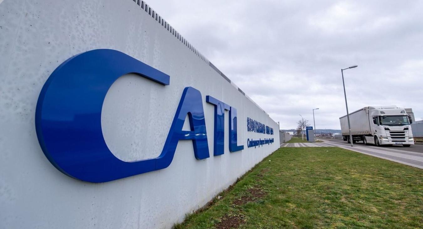 Óriási veszteséget termelt 2024-ben a CATL, valóban felfüggesztették a debreceni gyárépítés második ütemét 