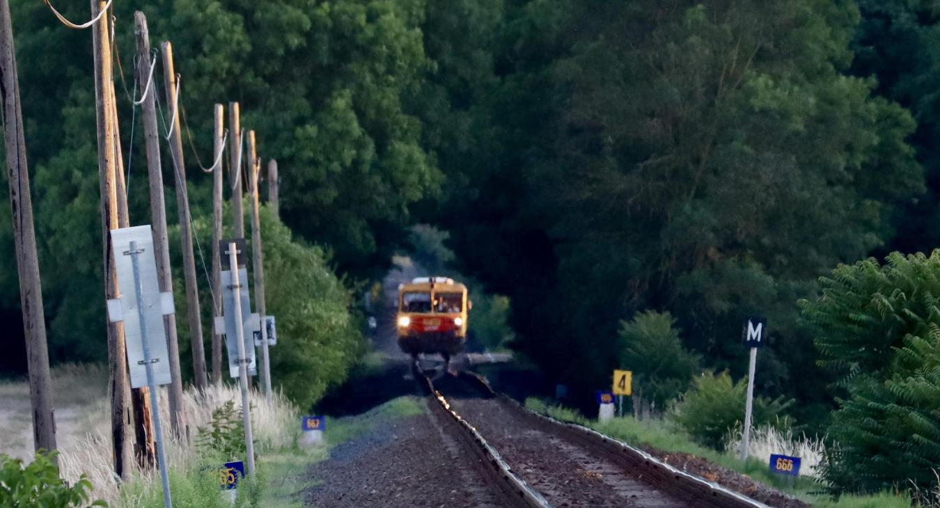 A vasutasoknak elegük van abból, hogy rájuk zúdul az utasok haragja