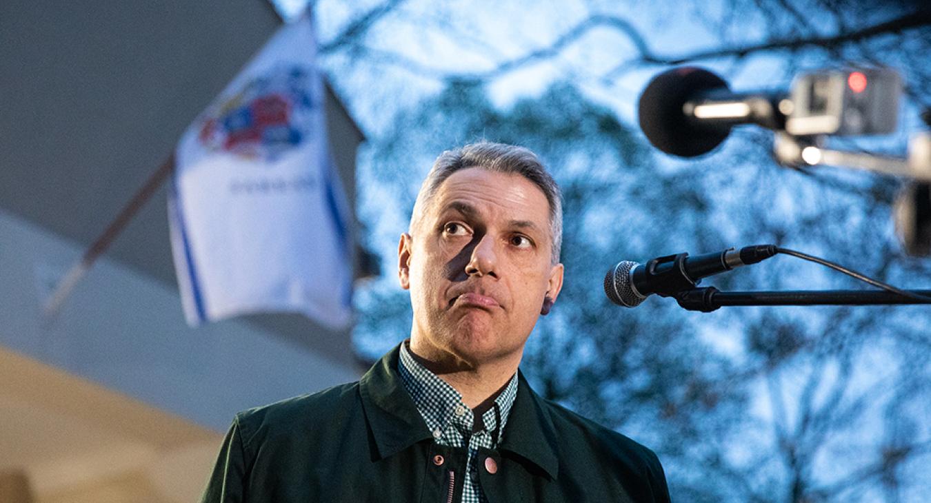 Lázár milliárdos kártalanítást ígért a marhatetemek miatt, a polgármester szerint azóta ghostolja Bábolnát 