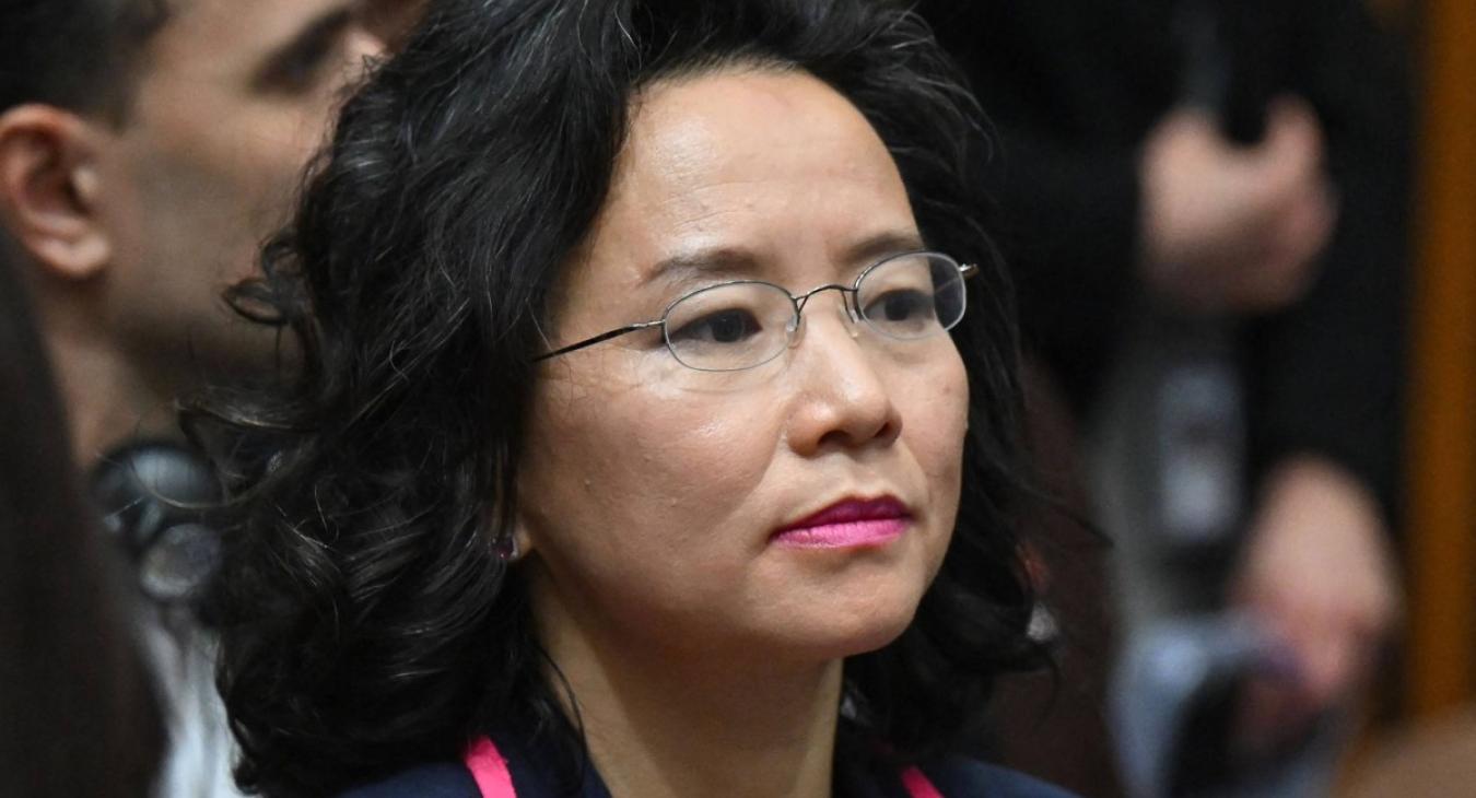 Évekig raboskodott Kínában egy nyolcszavas sms miatt, most könyvben számol be a börtönévekről az ausztrál újságíró