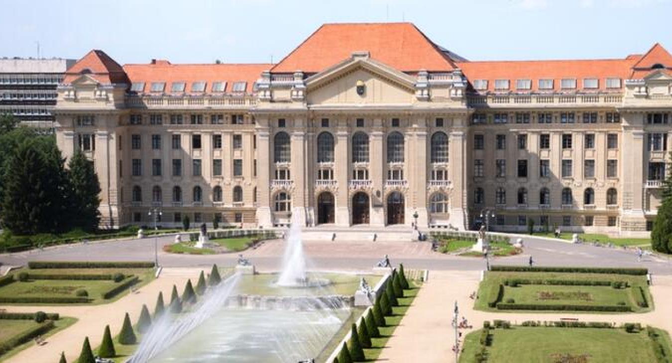 Kisfaludy-pénzek: egyre furcsább helyeken landolnak a kormányzati támogatások 