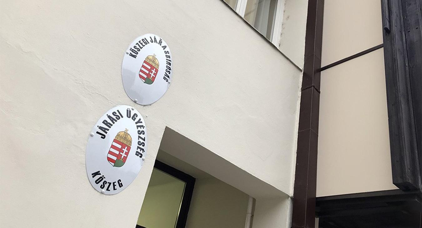 Hivatali visszaélés gyanúja miatt letartóztatták Kőszeg vezető ügyészét, akit Polt Péter 2015-ben kitüntetett 