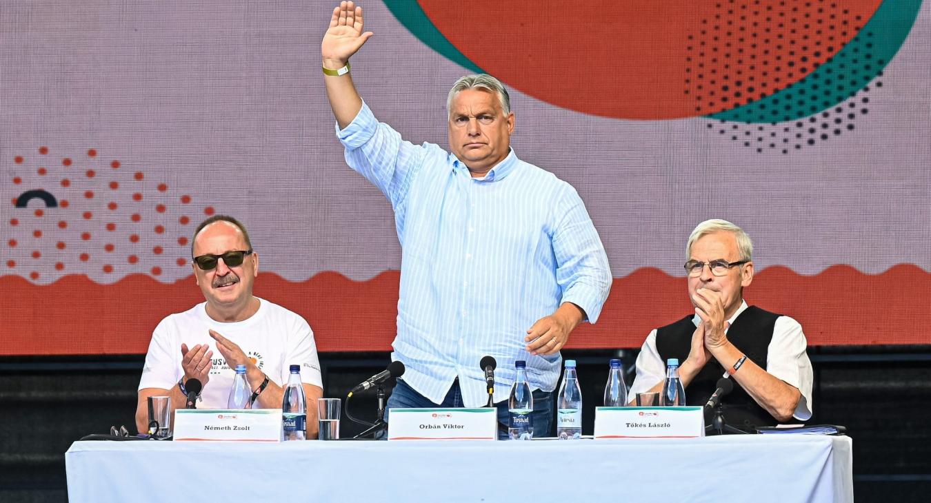 Orbán Viktor és a fél magyar kormány elutazik, iránymutatást tart a miniszterelnök