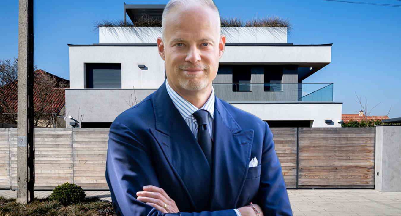 A honvédelmi miniszter adhatott engedélyt Ruszin-Szendi Romulusz luxuslvillájára