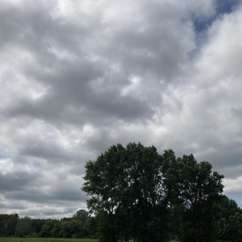 Sok napsütés várható szétterülő, időnként összeálló gomolyfelhőkkel