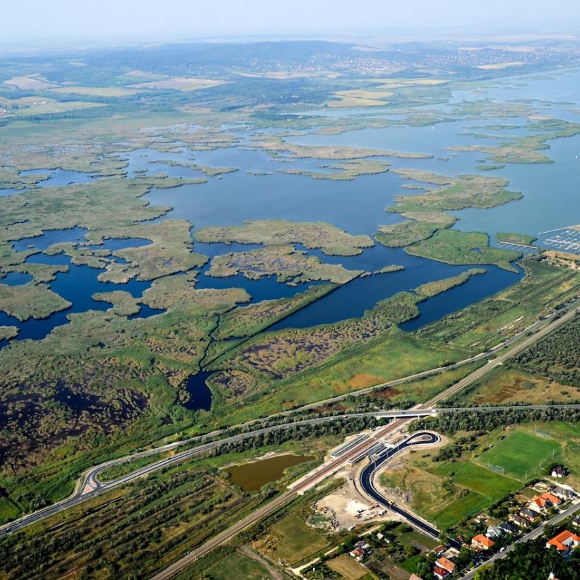 Lesújtó, ami a Velencei-tónál zajlik