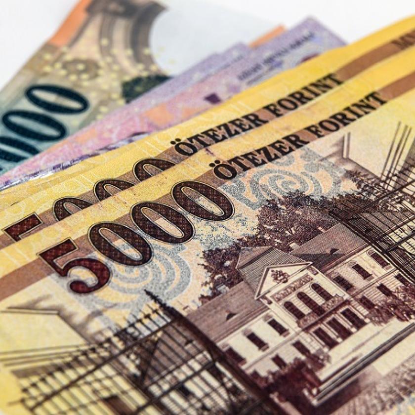 Ezért roppant össze látványosan a forint