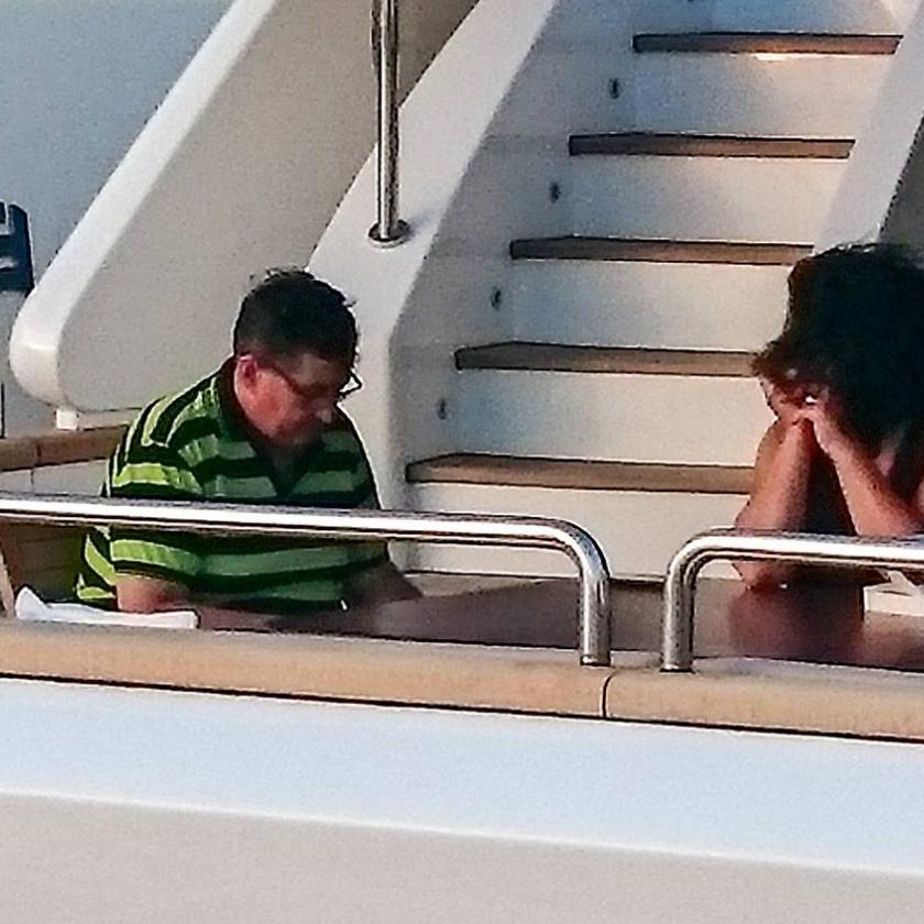 Gulyás Gergely "kisebb hajót és nagyobb szerénységet" várna el Mészáros Lőrinctől 