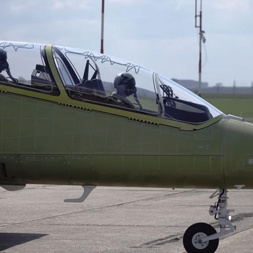 Vietnám tízmilliárdos nagyságrendbenvadászgépeket vásárol a magyar állami repülőgépgyártól