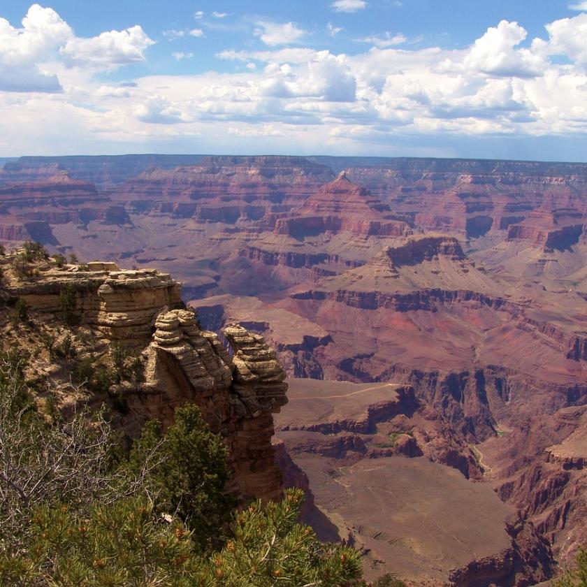 30 méteres zuhanást élt túl egy fiú a Grand Canyonban