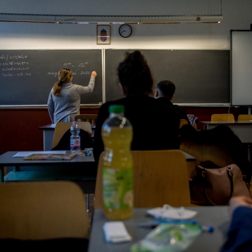 A 21 forintos béremelés nyomában