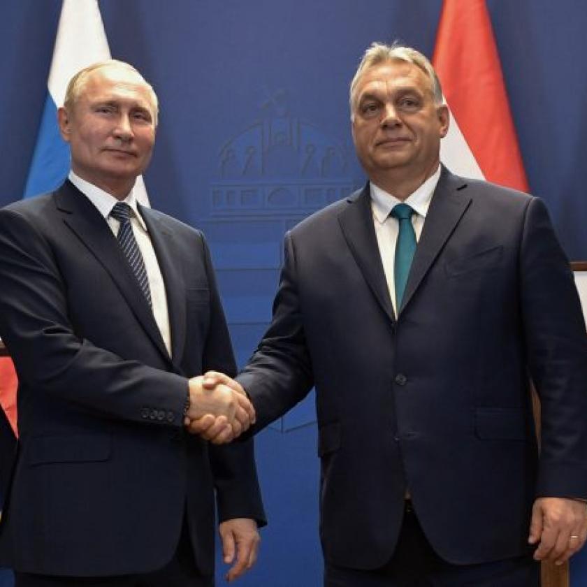 Orbán Viktor Putyinhoz fűződő férfibarátságáról ír a Politico 