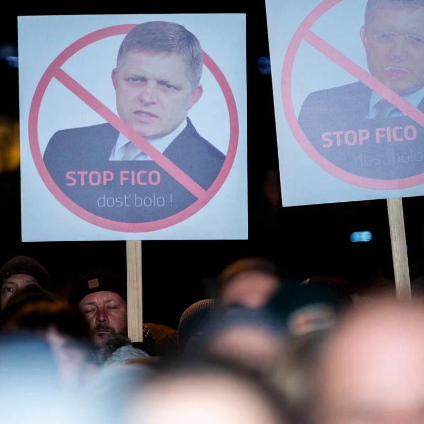 Ezrek tüntettek a Fico-politika ellen Pozsonyban