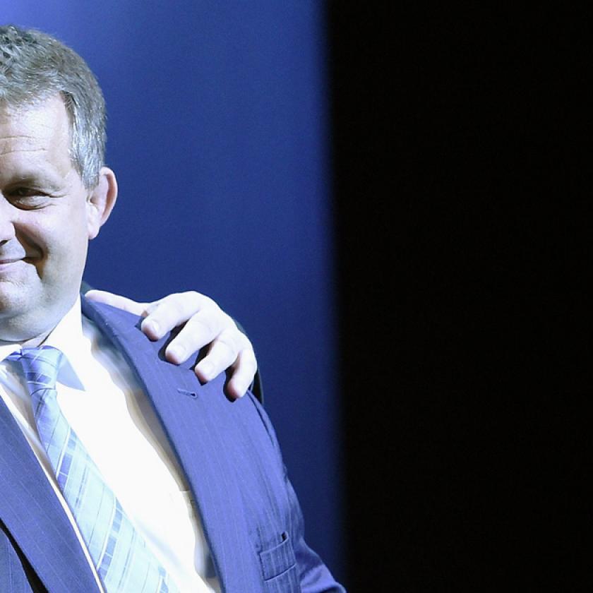 Orbán Viktor öccse kiszállt a több mint egy éve végrehajtás alatt álló cégéből