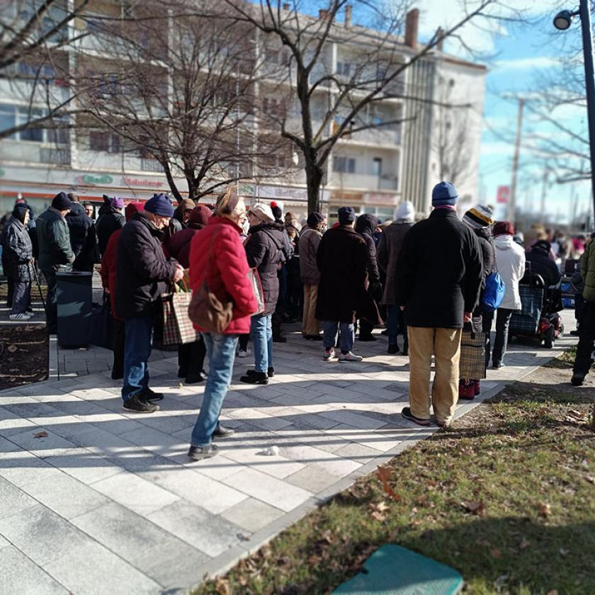 Egy csepp a tengerben - Ételosztás "kéretlenül" Debrecenben 