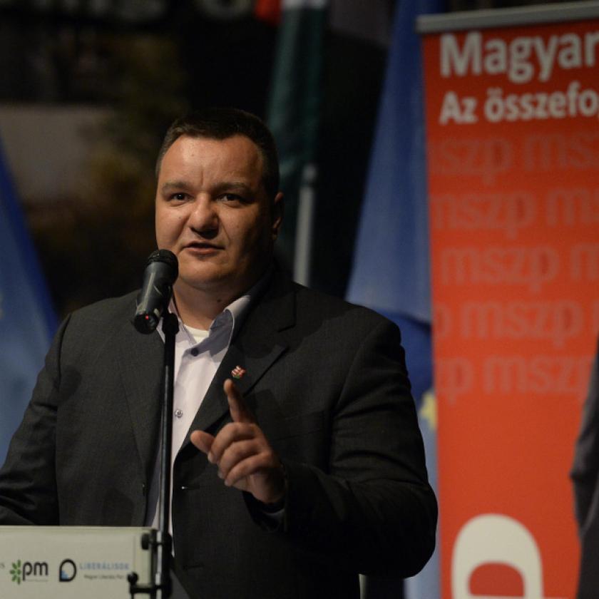 Abszurd fordulat Dunaújvárosban: az MSZP „hülyegyerekezős” korábbi elnöke lehet a Fidesz polgármesterjelöltje