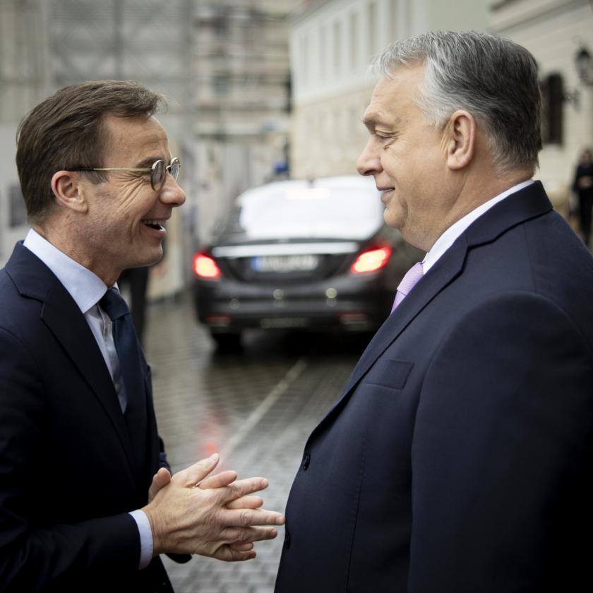 Négy új Gripenről állapodott meg Orbán a svéd miniszterelnökkel