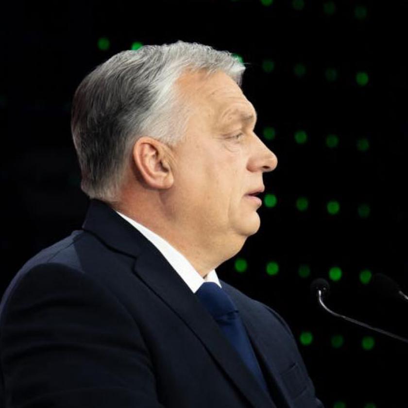 Orbán a kihelyezett frakcióülésen: A kegyelmi döntés egyszerűen hiba volt 