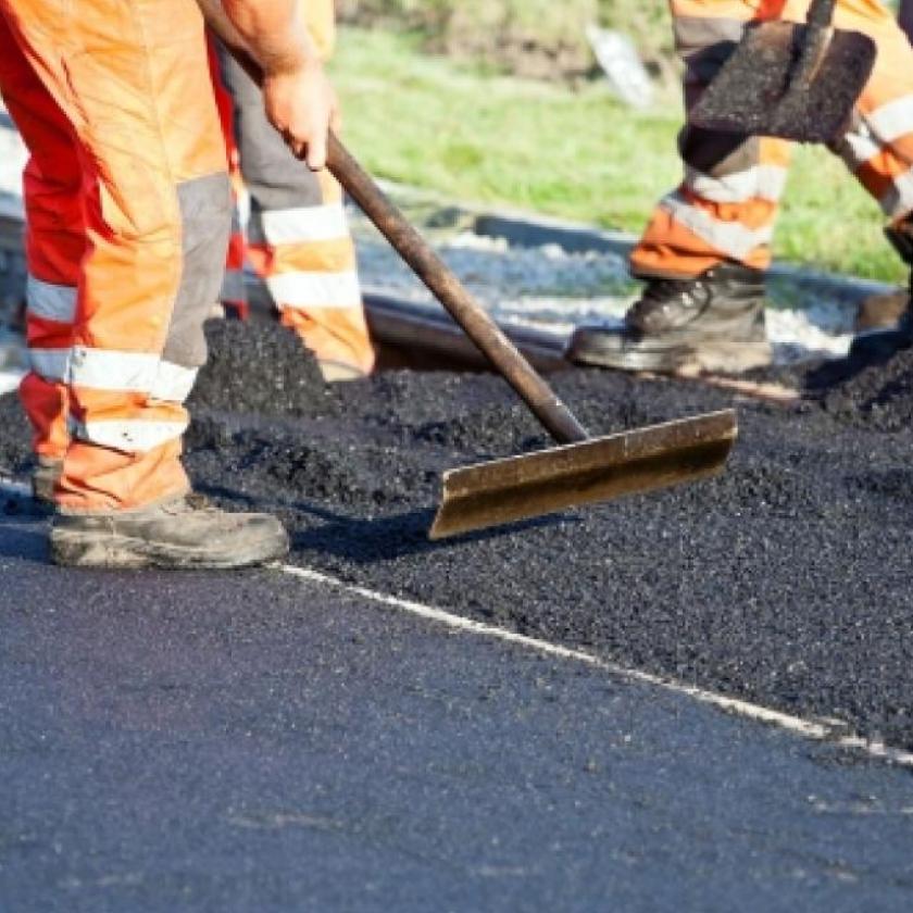 Ezermilliárdokból rakják rendbe a magyar utakat