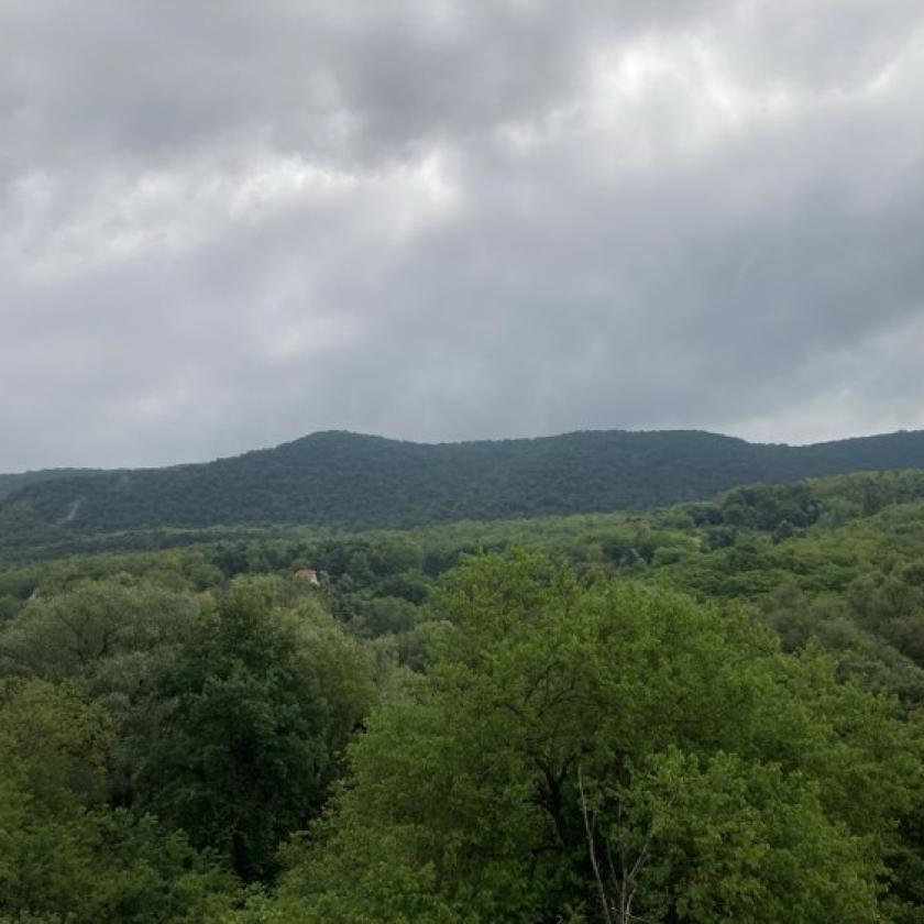 Nyárias idő, kevesebb záporral, zivatarral 