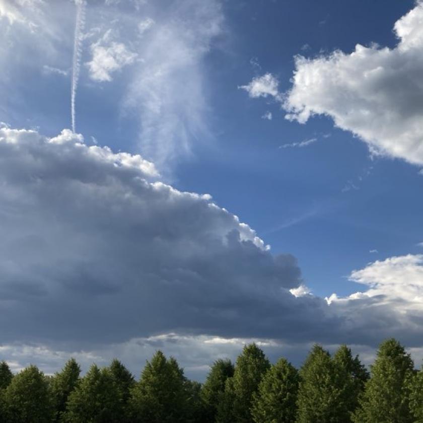 Szerdán főként az ország északkeleti felén várhatók záporok, zivatarok